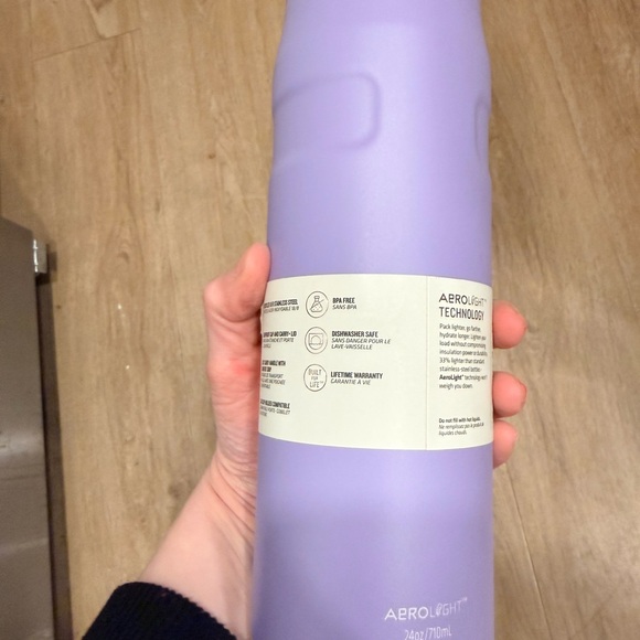 Stanley IceFlow Bottle in Soft Purple - Picture 4 of 6
